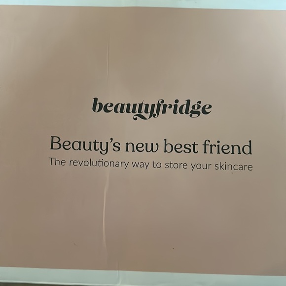 Pretty Peach Beautyfridge - Picture 2 of 9